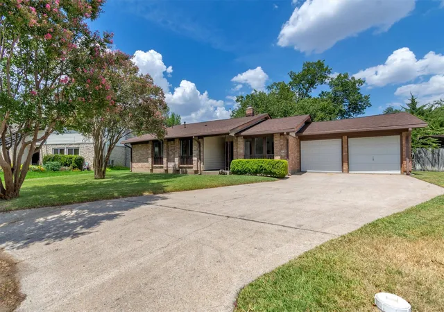 Photo 3 of Single family home for sale at 1610 Karen Cv, Round Rock, TX 78664 | MLS# 6421659 | Listing updated on 2026-09-25