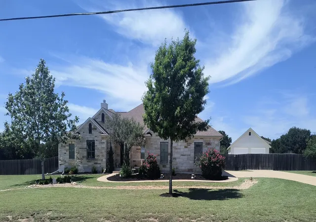 Single family home for sale at 213 Dawn Dr, Liberty Hill, TX 78642 | MLS# 1464739