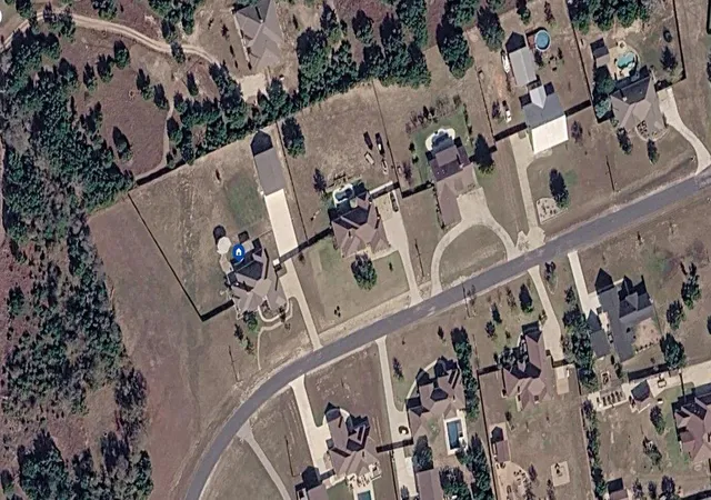 Photo 4 of Single family home for sale at 213 Dawn Dr, Liberty Hill, TX 78642 | MLS# 1464739 | Listing updated on 2026-10-29