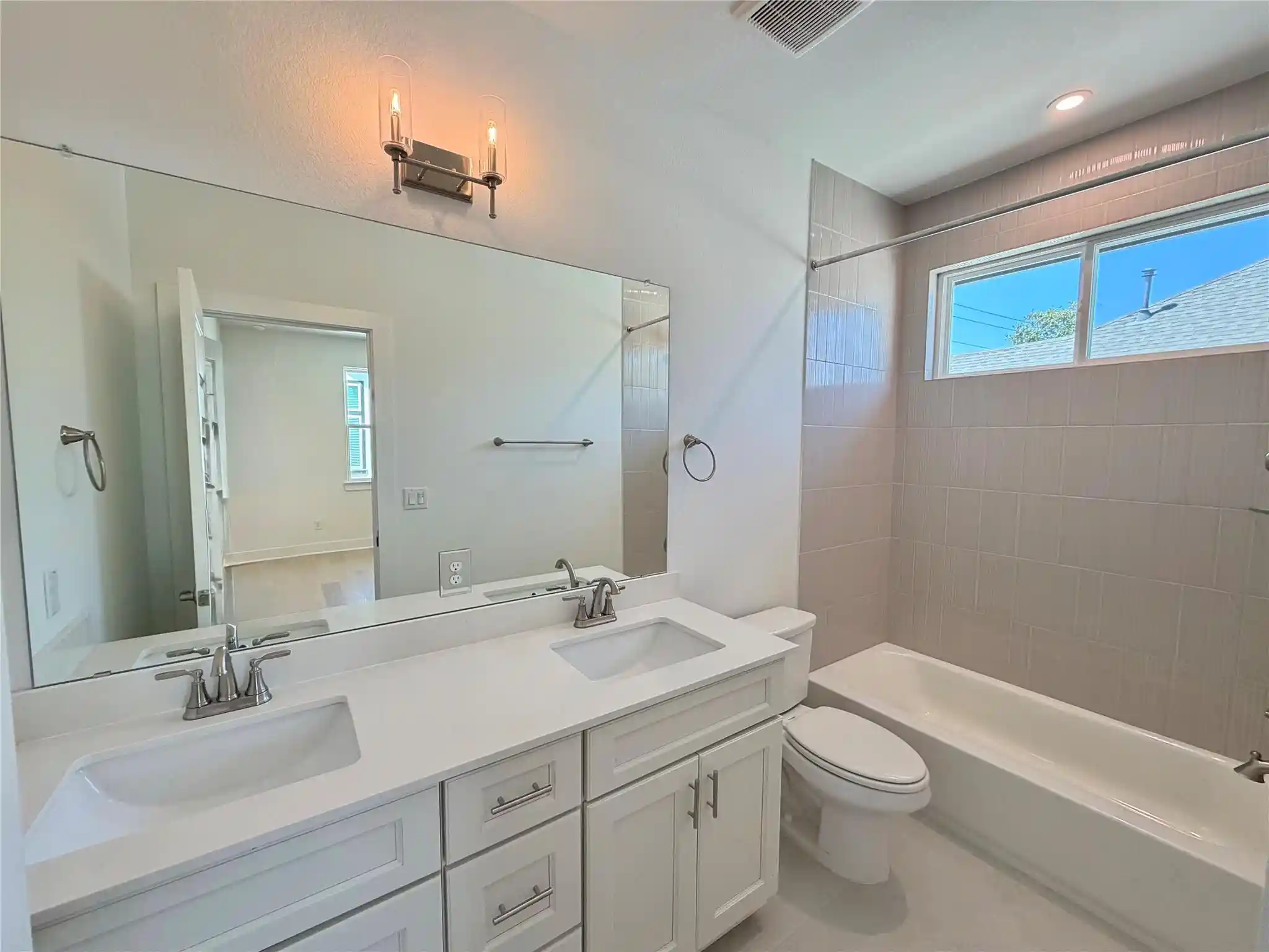 Listing Photo 32 - Condo for sale in 200 W 56Th St located at 200 W 56Th St, Austin, TX 78751 - Unit #8101