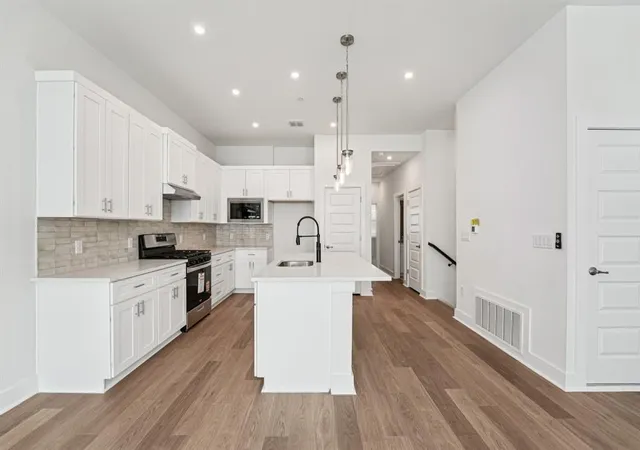 4th image of 200 W 56Th St #8101, Austin, TX 78751 | MLS# 9982282