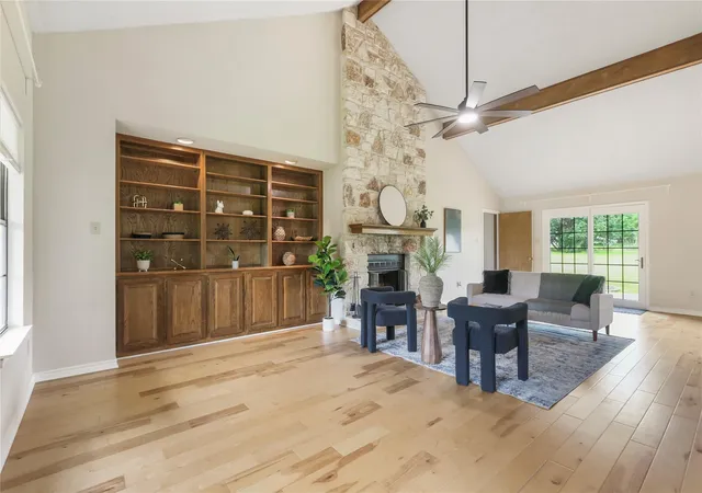 Photo 3 of Single family home for sale at 402 Post Oak Ln, Georgetown, TX 78628 | MLS# 3731106 | Listing updated on 2026-05-10