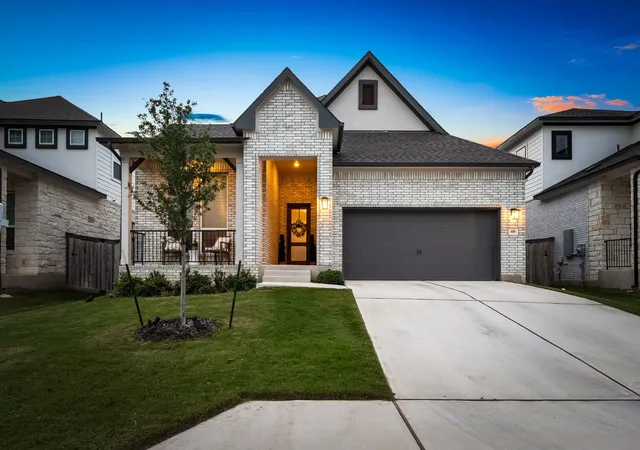Photo 3 of Single family home for sale at 416 Crescent Hts Dr, Georgetown, TX 78628 | MLS# 1125296 | Listing updated on 2026-09-06