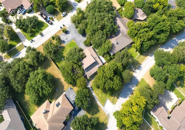 Photo 2 of Single family home for sale at 808 Vanguard St, Lakeway, TX 78734 | MLS# 1983674 | Listing updated on 2026-09-03