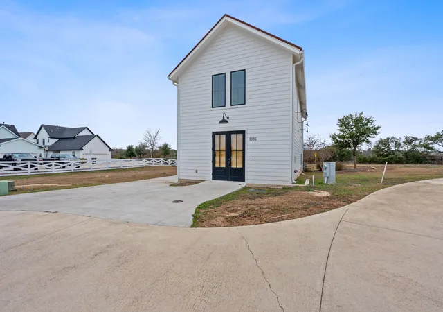 2nd image of 1006 Frost Ave, Driftwood, TX 78619 | MLS# 8337473