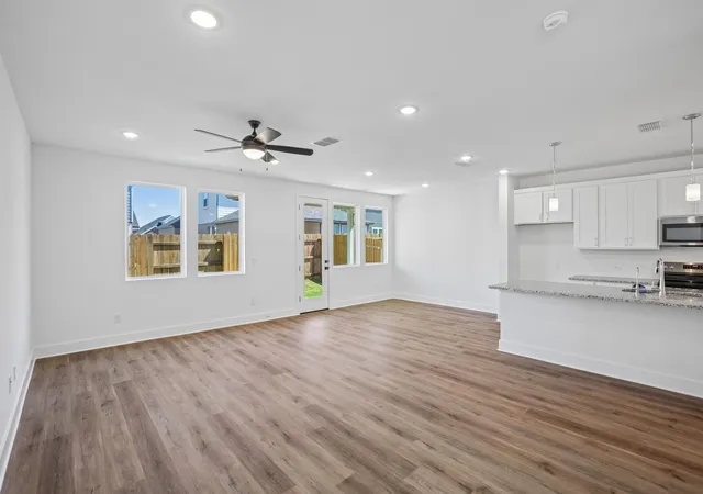 Photo 3 of Single family home for sale at 125 Maverick Ave, Kyle, TX 78640 | MLS# 2522237 | Listing updated on 2026-10-08