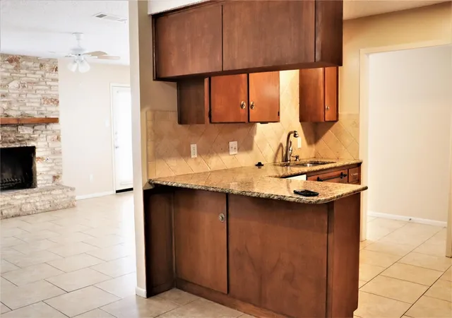 Listing Photo 5 - Condo for sale in building located at 1202 Leander Rd, Georgetown, TX 78628 - Unit #A & B