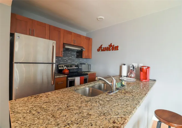 4th image of 909 Reinli St #221, Austin, TX 78751 | MLS# 9859371