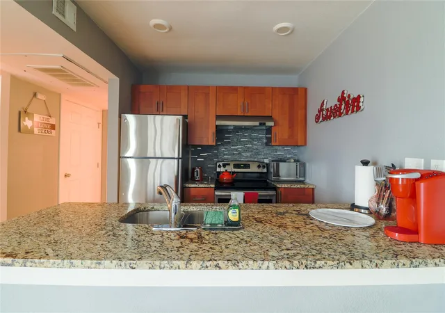 5th image of 909 Reinli St #221, Austin, TX 78751 | MLS# 9859371