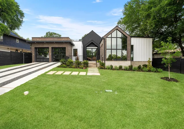 1st image of 1910 Crooked Ln, Austin, TX 78741 | MLS# 5466730