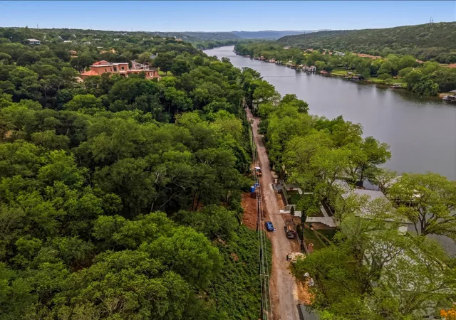 5th image of 2803 Edgewater Dr, Austin, TX 78733 | MLS# 9407497