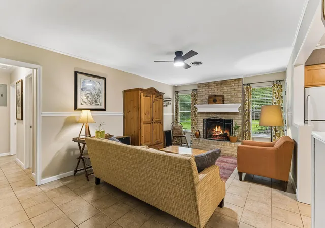 2nd image of 6902 Notre Dame Dr, Austin, TX 78723 | MLS# 7714876