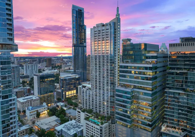 Listing Photo 4 - Condo for sale in 360 Condominiums located at 360 Nueces St, Austin, TX 78701 - Unit #1303