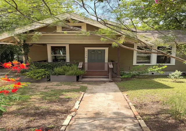Photo 2 of Single family home for sale at 1136 Eleanor St, Austin, TX 78721 | MLS# 1698853 | Listing updated on 2026-09-03
