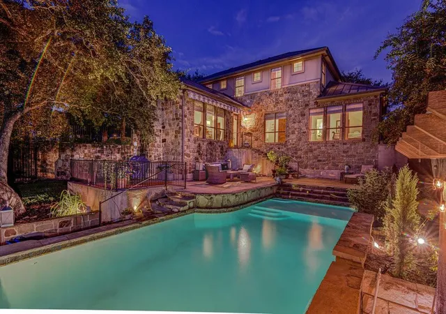 Photo 1 of Single family home for sale at 303 Rolling Green Dr, Lakeway, TX 78734 | MLS# 8510357 | Listing updated on 2026-07-10