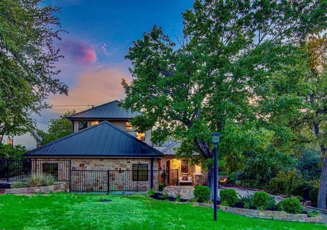 Photo 3 of Single family home for sale at 303 Rolling Green Dr, Lakeway, TX 78734 | MLS# 8510357 | Listing updated on 2026-07-10