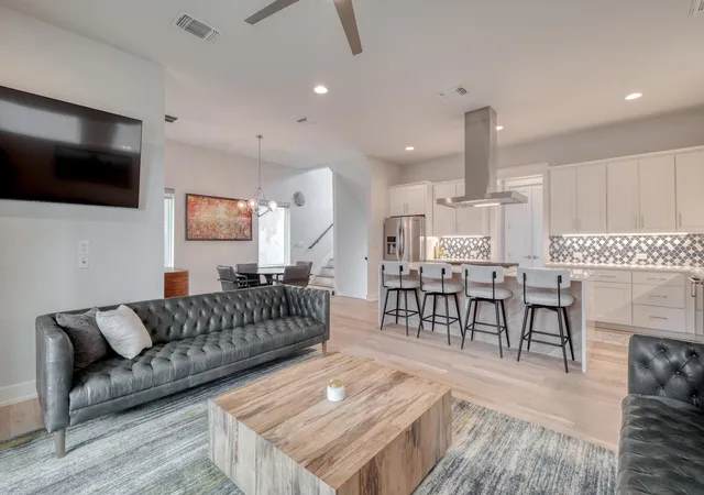 2nd image of 5002 E Pecan Springs Rd #7, Austin, TX 78723 | MLS# 9138577
