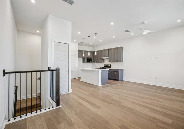 2nd image of 200 W 56th St #8103, Austin, TX 78751 | MLS# 7778391
