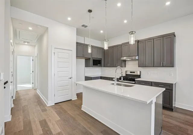 4th image of 200 W 56Th St #8103, Austin, TX 78751 | MLS# 7778391