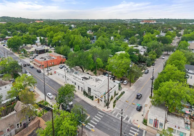 34th image of 613 W Annie St #A, Austin, TX 78704 | MLS# 3523809