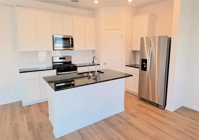 Photo 2 of Single family home for sale at 133 Woodbrook Dr, Georgetown, TX | MLS# 4376794 | Listing updated on 2026-10-15