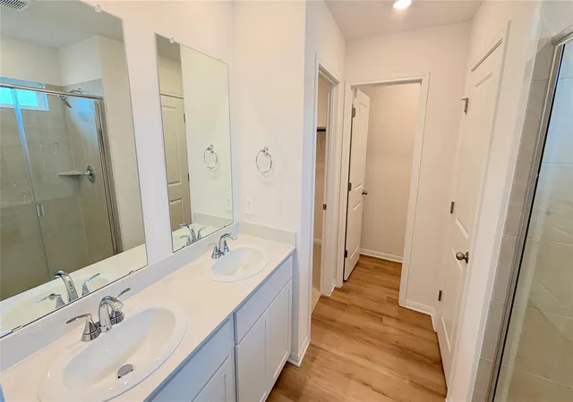 Photo 3 of Single family home for sale at 133 Woodbrook Dr, Georgetown, TX | MLS# 4376794 | Listing updated on 2026-10-21