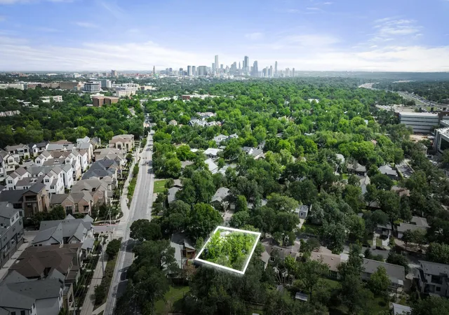 2nd image of 1902 W 41st St, Austin, TX 78731 | MLS# 4665618