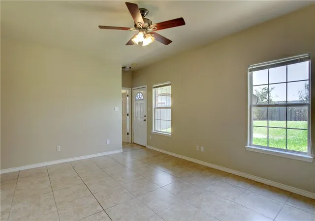 Listing Photo 4 - Condo for sale in building located at 1105 N Cuernavaca Dr, Austin, TX 78733 - Unit #A & B