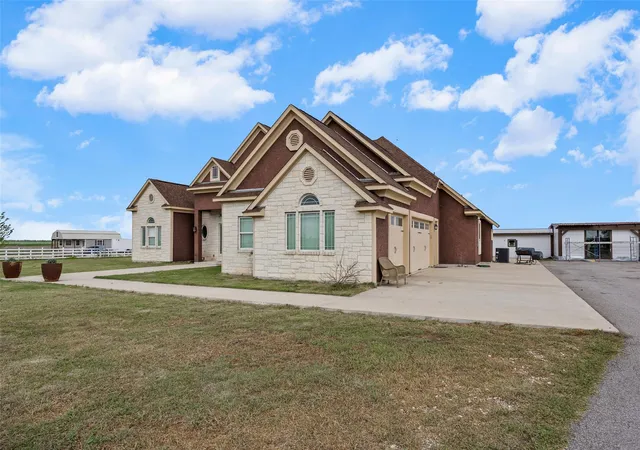 3rd image of 1050 Fm 619 Rd, Taylor, TX 76574 | MLS# 5760683