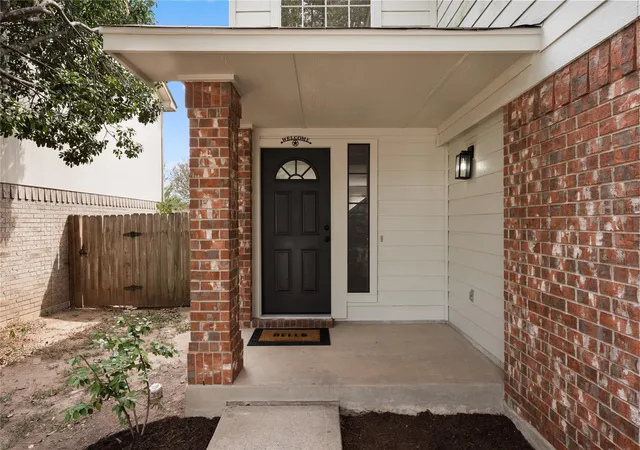 Photo 4 of Single family home for sale at 1104 Miss Kimberlys Ln, Pflugerville, TX 78660 | MLS# 5075556 | Listing updated on 2026-09-26