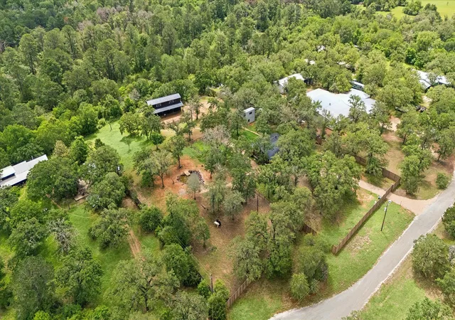 2nd image of 127 Marina Rd, Smithville, TX 78957 | MLS# 9407555