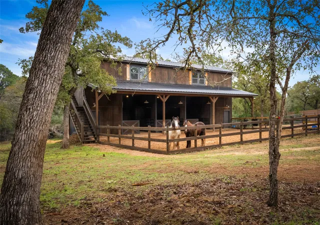 3rd image of 127 Marina Rd, Smithville, TX 78957 | MLS# 9407555
