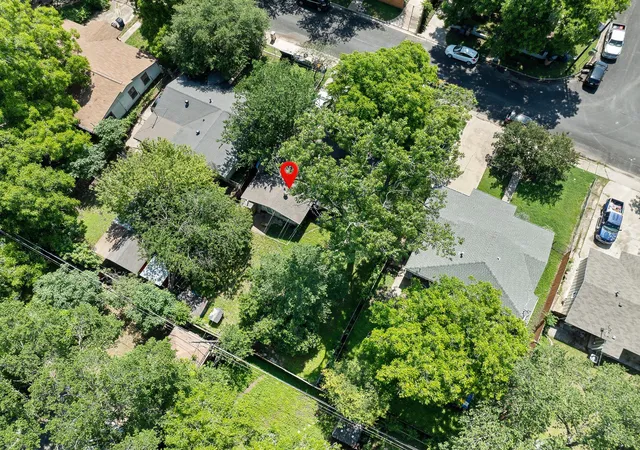 4th image of 1122 Spur #D St #D, Austin, TX 78721 | MLS# 5536024