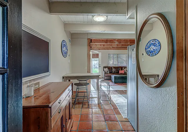 Photo 3 of Single family home for sale at 401 Lake Point Dr, Horseshoe Bay, TX 78657 | MLS# 3472021 | Listing updated on 2026-08-25