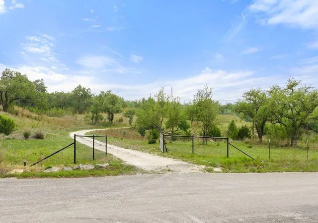 Photo 4 of House for sale at 1850 Pursley Rd, Dripping Springs, TX 78620 | MLS# 4197971 | Listing updated on 2026-07-05