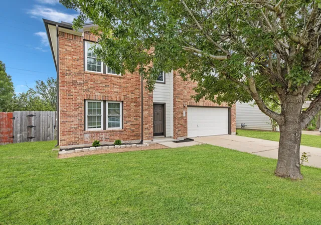 Photo 3 of Single family home for sale at 1421 Newbury St, Georgetown, TX 78626 | MLS# 7833049 | Listing updated on 2026-07-29