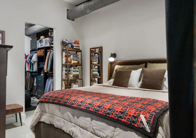 image of 2235 E 6Th St, Austin, TX 78702