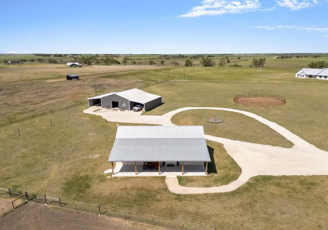 2nd image of 22001 Fm 971, Granger, TX 76530 | MLS# 5184317