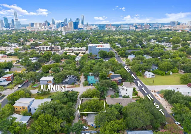 3rd image of 2103 E 14Th St #B, Austin, TX 78702 | MLS# 2702042