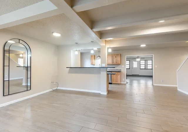 Photo 3 of Single family home for sale at 400 N River Oaks Dr, Burnet, TX 78611 | MLS# 4489630 | Listing updated on 2026-05-13