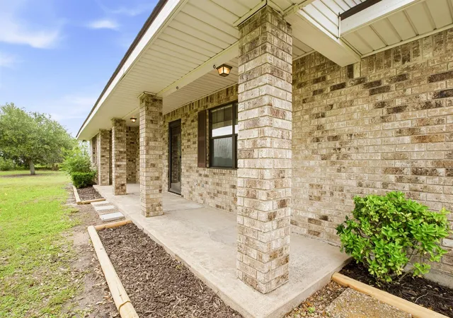 Homes for sale in Weimar, TX | 1150 County Road 209, Weimar, TX 78962 | MLS# 9517986