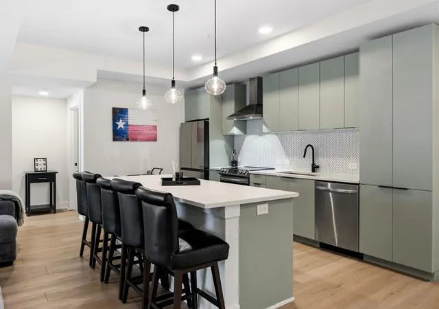 3rd image of 2500 Longview St #116, Austin, TX 78705 | MLS# 8590904