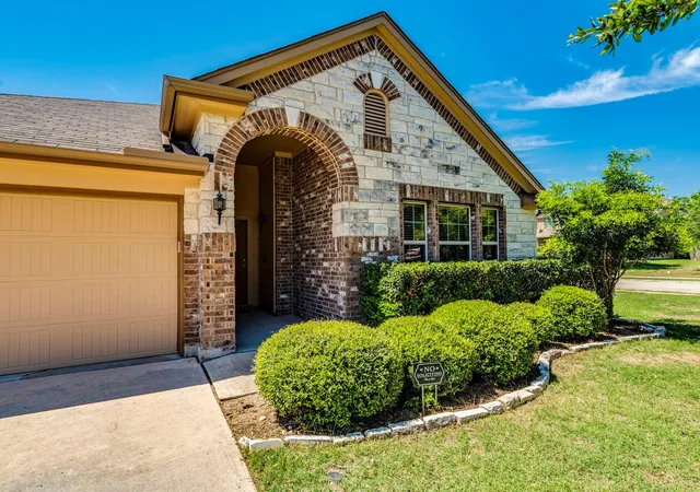 1st image of 101 Beargrass Dr, Kyle, TX 78640 | MLS# 7550129