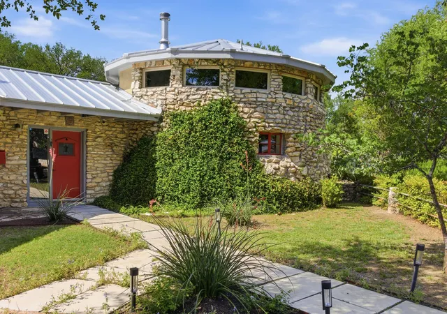 3rd image of 2003 Rabb Rd, Austin, TX 78704 | MLS# 3789887