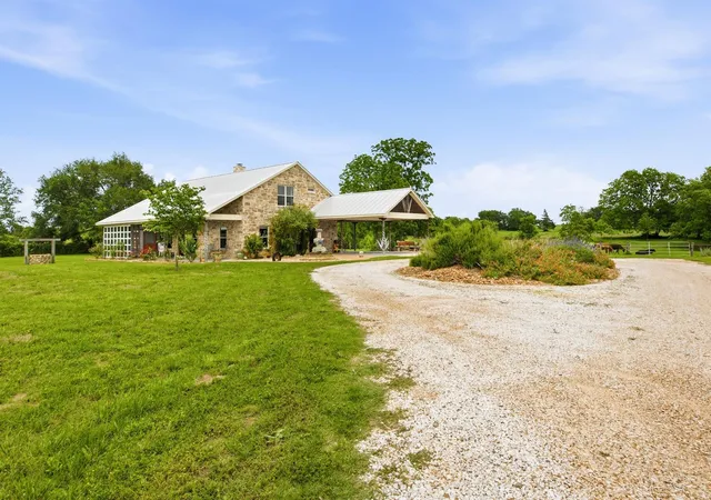 5th image of 7835 Berger Rd, Schulenburg, TX 78956 | MLS# 2996610