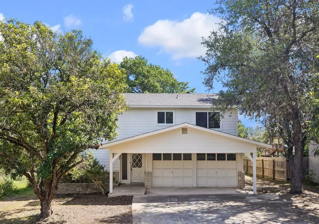 Photo 2 of Single family home for sale at 155 Mary Ann Dr, Canyon Lake, TX 78133 | MLS# 2535214 | Listing updated on 2026-08-08