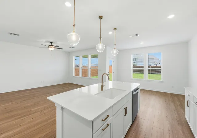 5th image of 105 Amista Dr, Liberty Hill, TX 78642 | MLS# 8982653