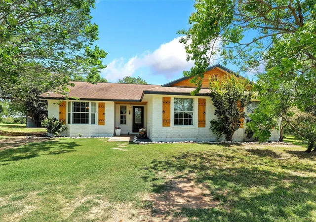 1st image of 372 Hidden Oaks Dr, Elgin, TX 78621 | MLS# 6655631