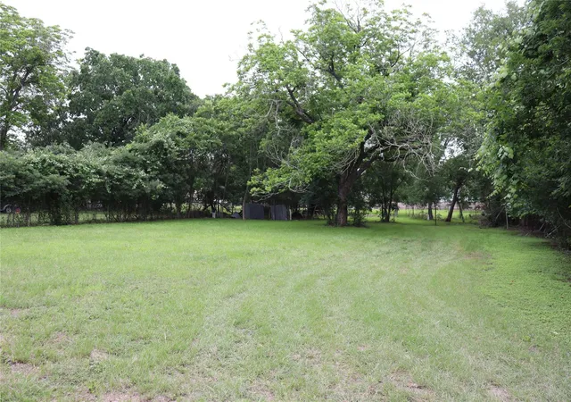 3rd image of 1006 Johnson St, Lockhart, TX 78644 | MLS# 1264435