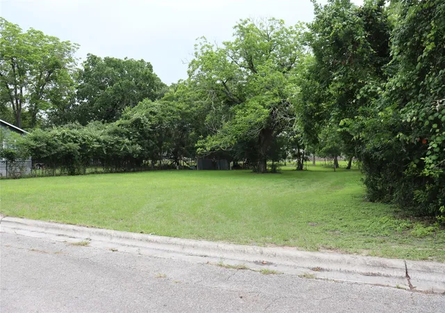 10th image of 1006 Johnson St, Lockhart, TX 78644 | MLS# 1264435